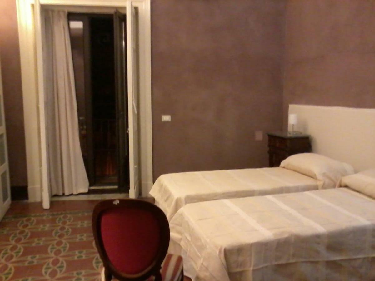 Domoikos Hotel Catania Luaran gambar